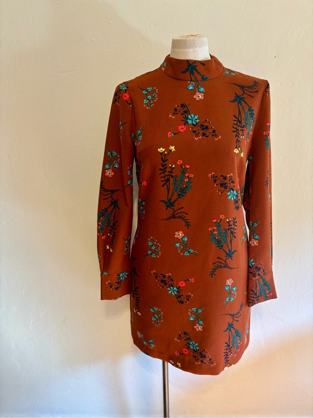 WAYF Rust Floral Mock Neck Long Sleeve Shift Dress Print Small